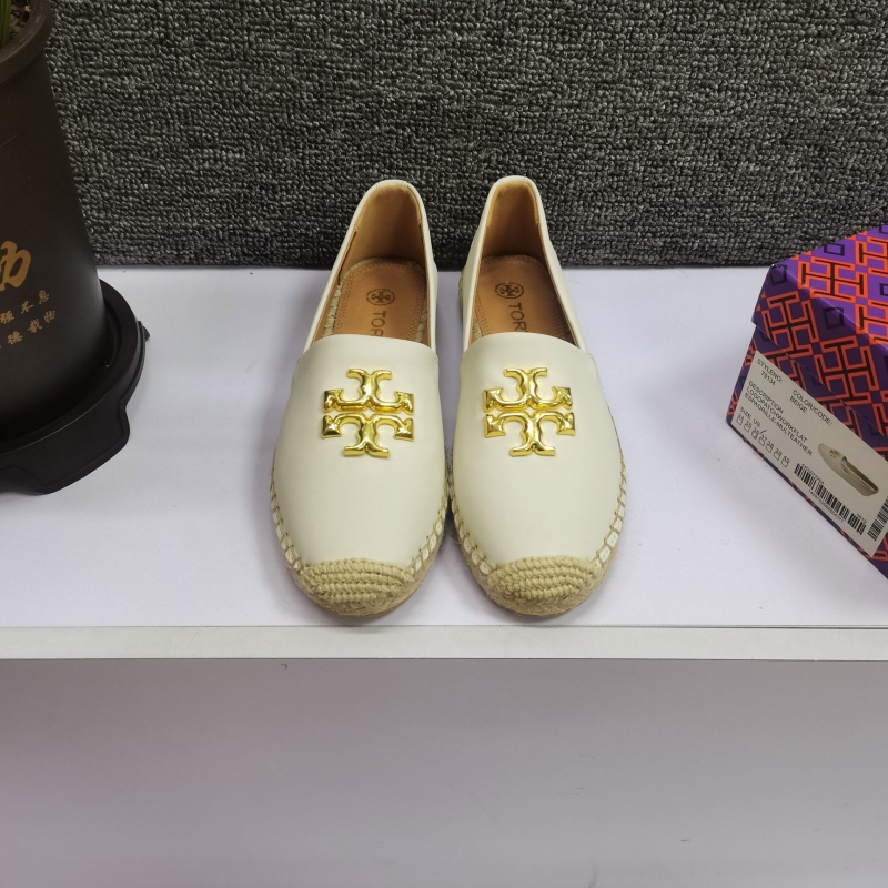 Other flat shoes